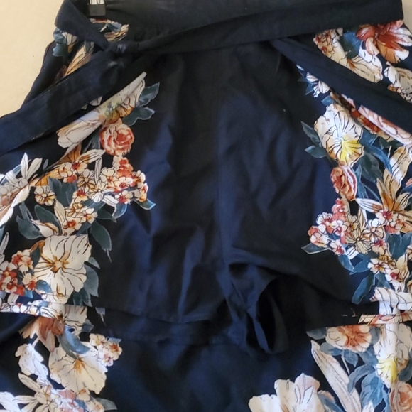 🆕️ Long maxi skort, it has shorts attached to it. - Picture 3 of 4